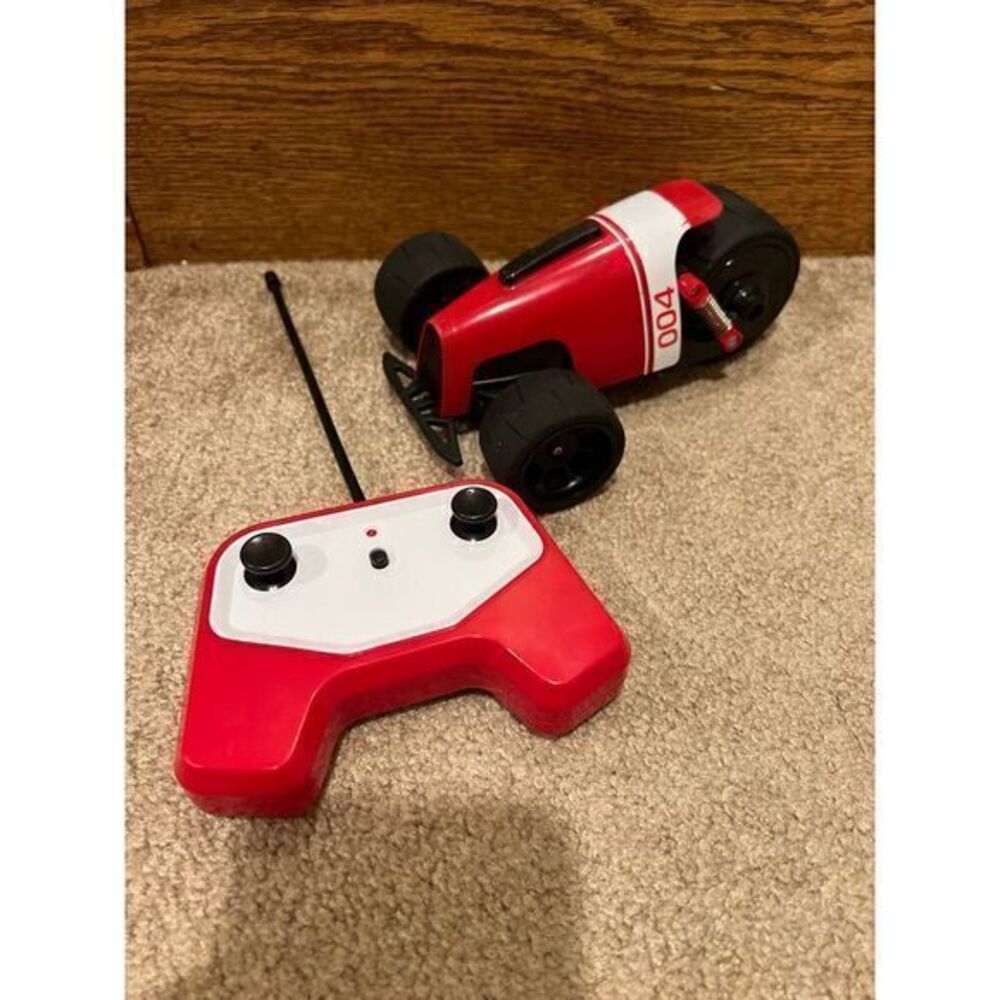 Sharper Image Phantom Tricker RC Car‎ Red